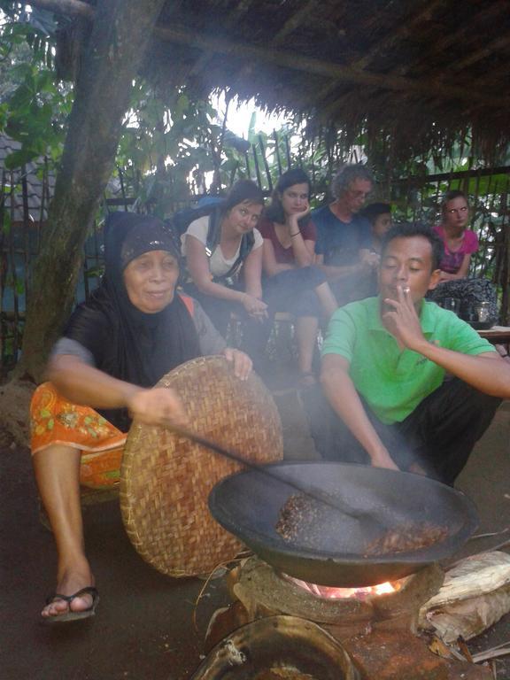Homestay Indah *